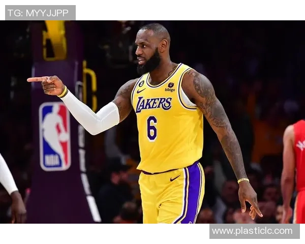 湖人战胜勇士取得三连胜，詹皇出战打破纪录赢得球迷尊敬